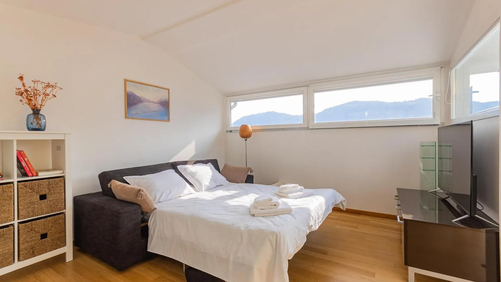 Casa Madlen - Bright Attic With Marvelous View Apartment Campione d'Italia Italy